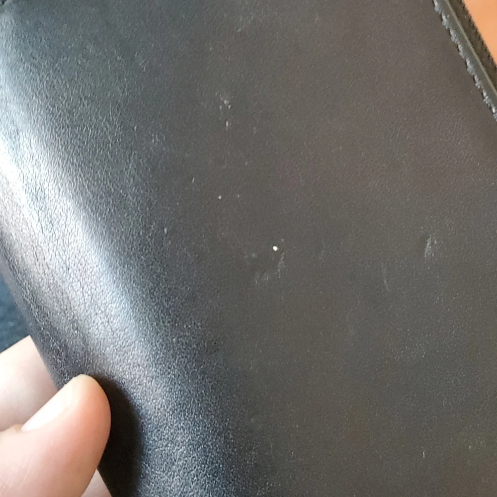 Coach wallet with Silver clasp - Picture 5 of 7